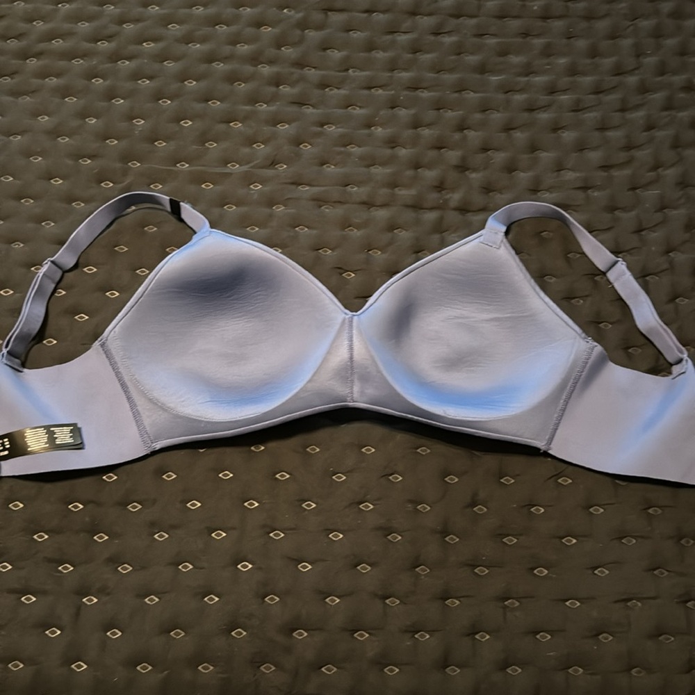 DKNY 32D bra New condition wireless blue invisible - Picture 5 of 9